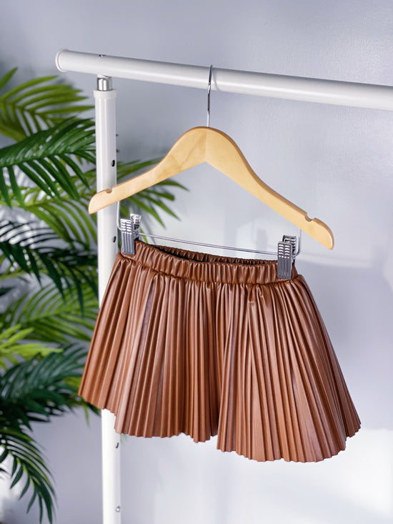 World Traveler PU Leather Pleated Toddler Girl Skirt (Brown)