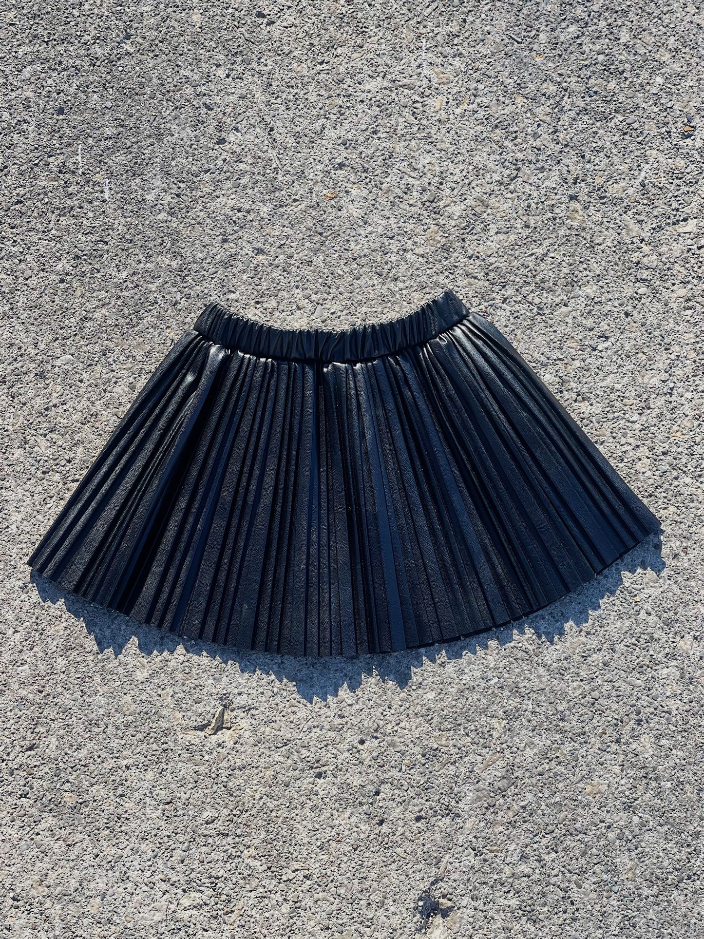 World Traveler PU Leather Pleated Toddler Girl Skirt (Black)