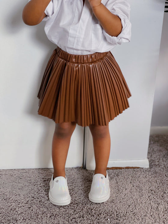 World Traveler PU Leather Pleated Toddler Girl Skirt (Brown)